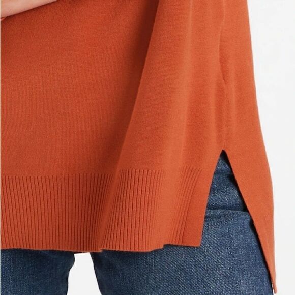 Banana Republic Flowy Tunic Sweater - Picture 5 of 9